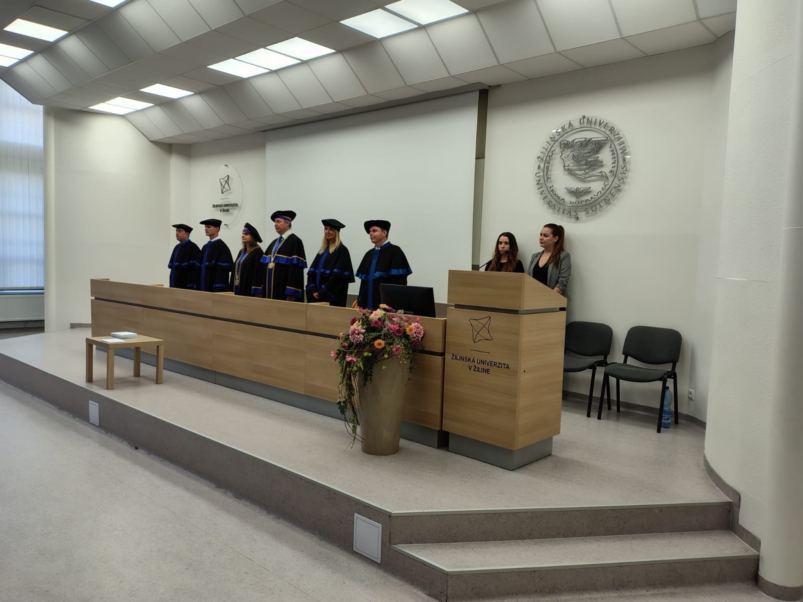 d2ee3ea9 e0ce 47a1 aaa4 7a1af4632a02 11zon